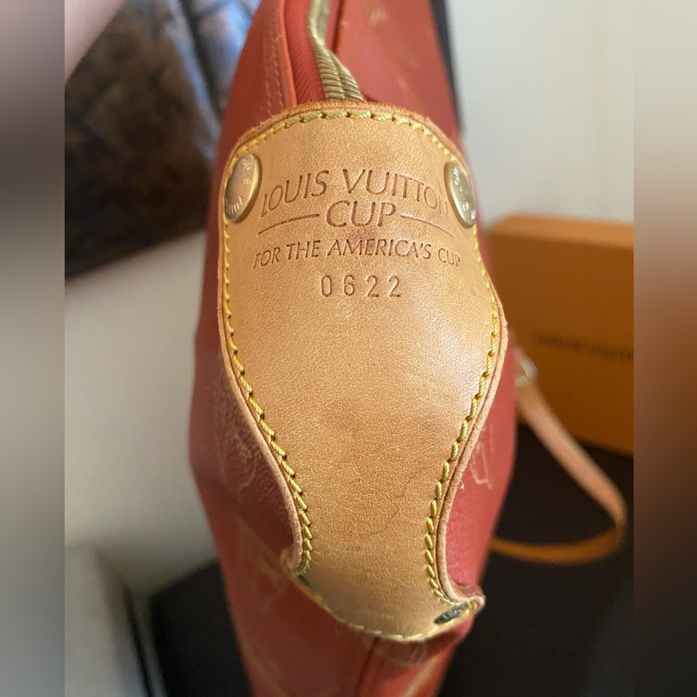 LV Limited edition World Cup - Picture 4 of 16